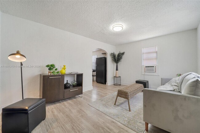 Foto del edificio - 2560 SW 67th Ave