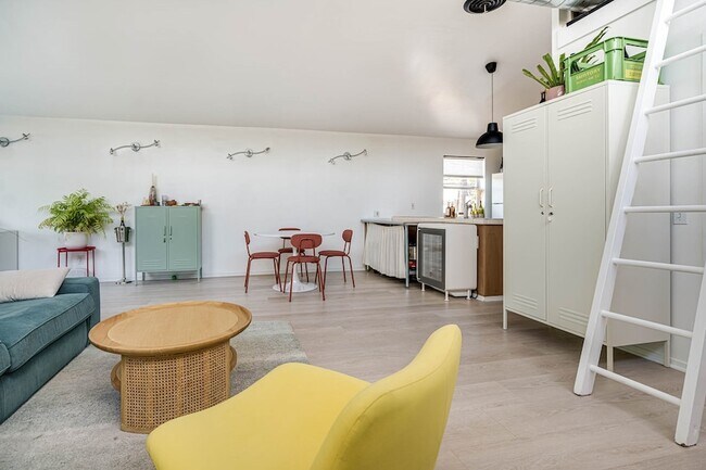 Foto del edificio - 1717 Missouri St