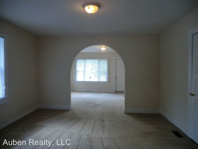 Building Photo - 1024 8th Ave