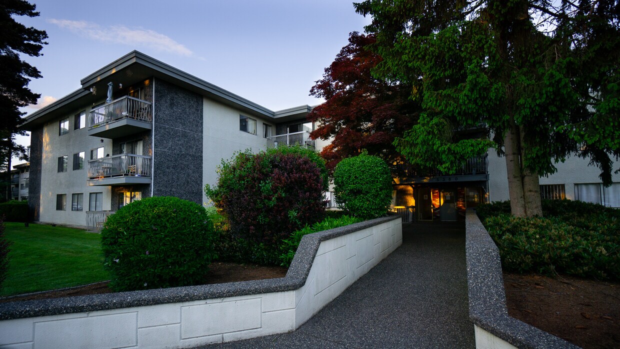5400 206 St Unit 113B, Langley, BC V3A 2C3 Apartments 5400 206 St