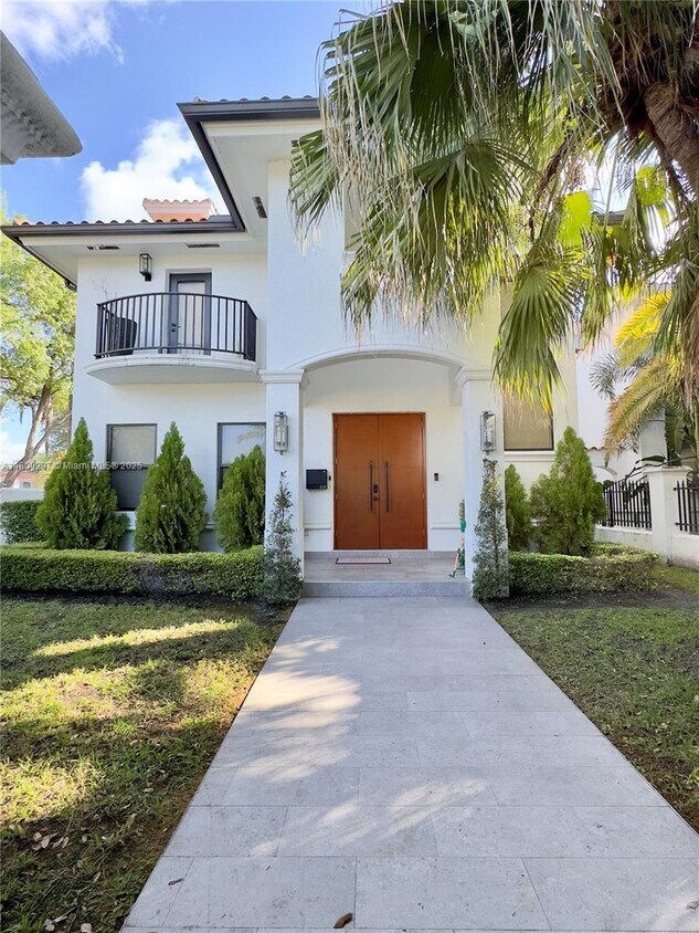 Primary Photo - 835 SW 22nd Rd