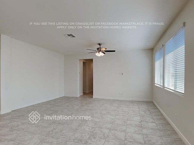 Building Photo - 14427 W El Cortez Pl