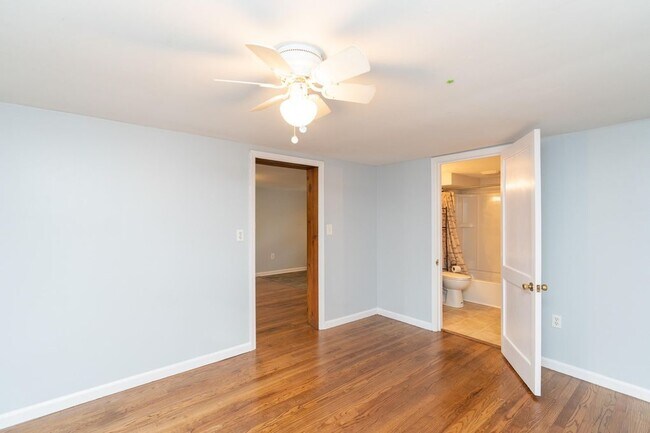 Building Photo - 310 S Parkdale Ave