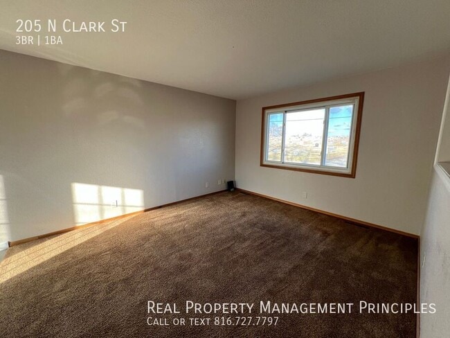 Building Photo - 205 N Clark St
