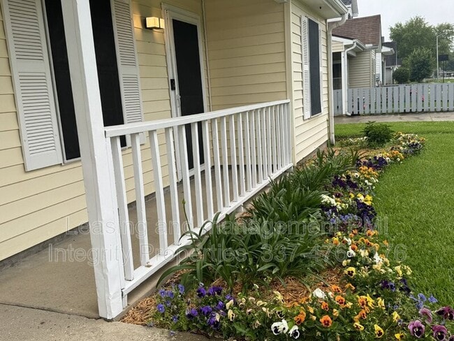 Building Photo - 109 Sugarcreek Dr