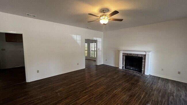 Building Photo - 123 Sandlewood Cir