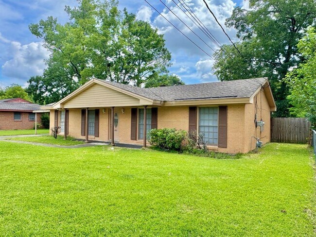 Foto del edificio - 3253 Windwood Dr
