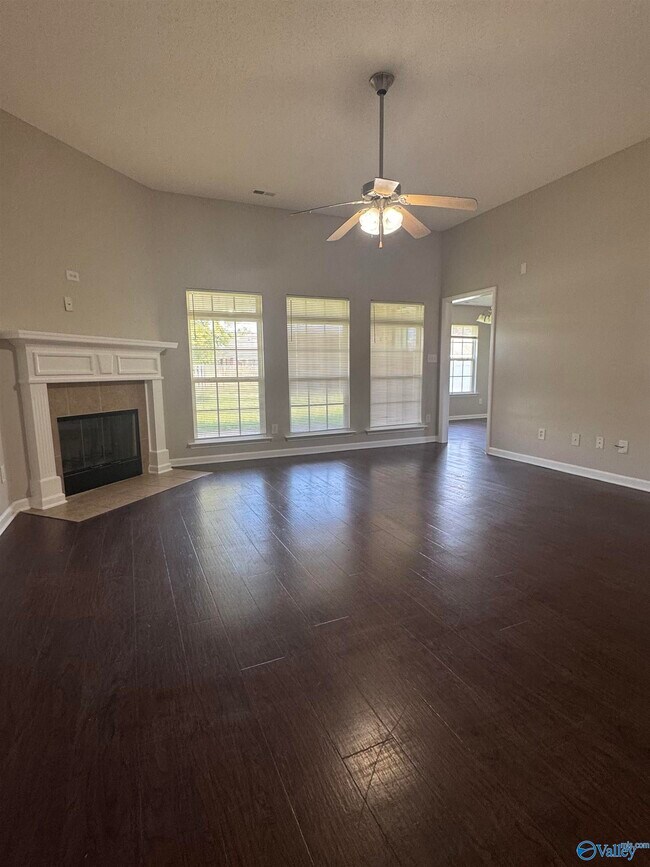 Foto del edificio - 15835 Mary Shell Dr NW