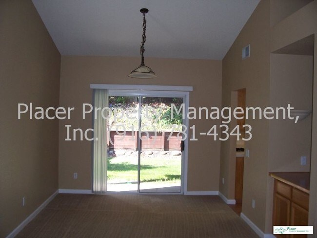 Building Photo - 3409 Cobblestone Dr