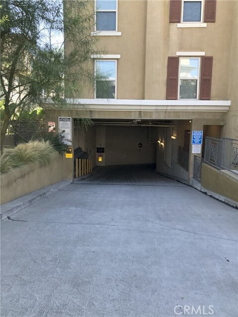Foto del edificio - 128 N Oak Knoll Ave