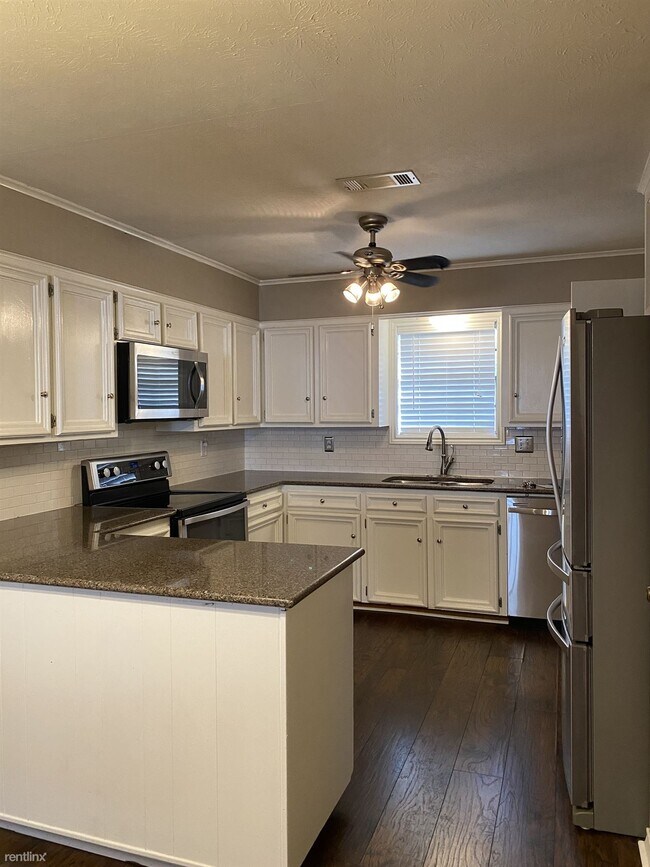 Building Photo - 4 br, 2 bath House - 2519 Whispering Oaks Cir