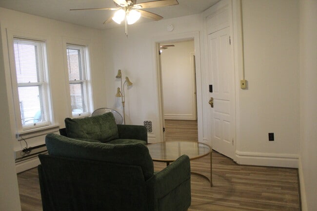 Building Photo - 121 E Pomfret St