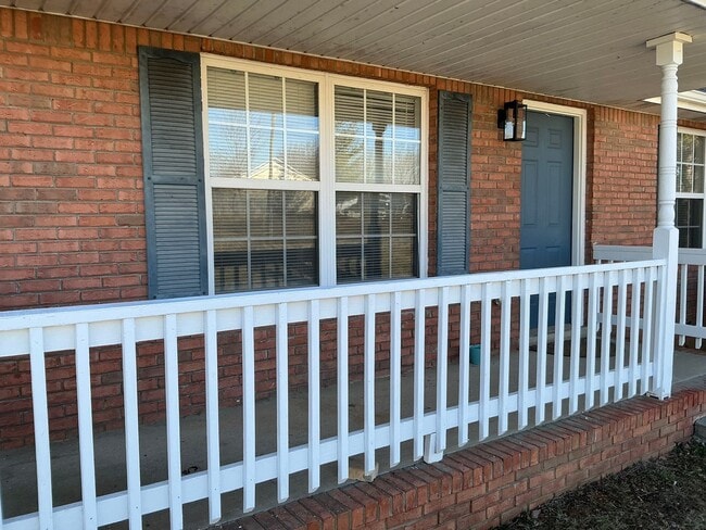 Foto del edificio - 1006 Bobcat Dr