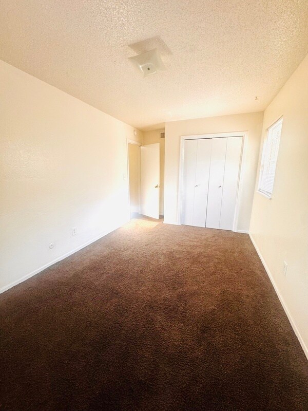 Foto del edificio - 1415 W Maple Ave