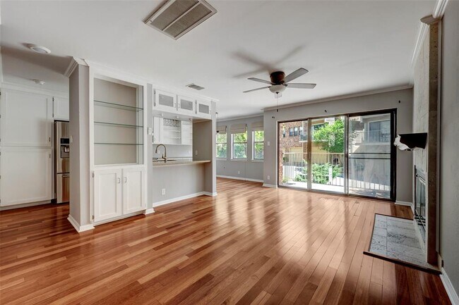 Foto del edificio - 3845 Ranch to Market Rd 2222