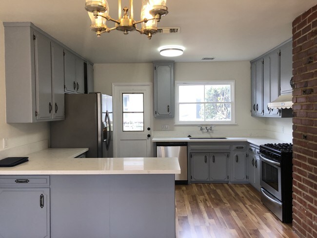 Building Photo - 14213 Leadwell St