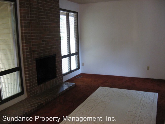 Building Photo - 5420 NW Ridgemoor Ct