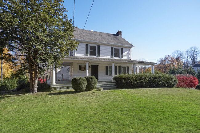 Building Photo - 444 White Oak Shade Rd