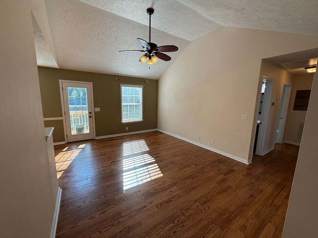 Building Photo - 152 Wagon Trail