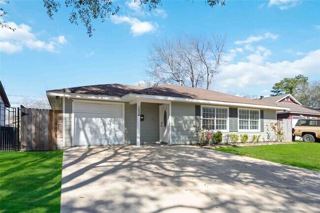 Building Photo - 1830 Libbey Dr