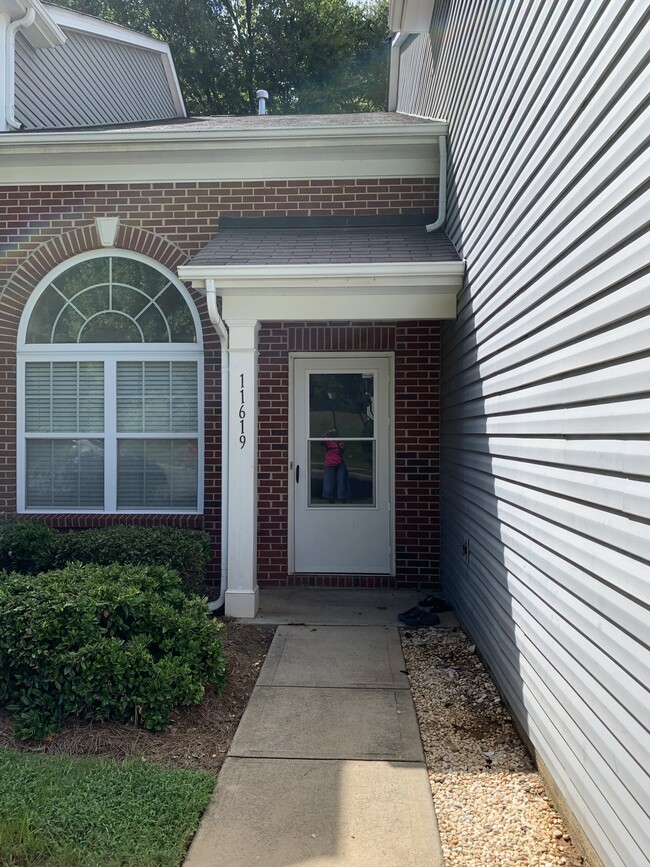 Foto del edificio - 11619 Stockdale Ct