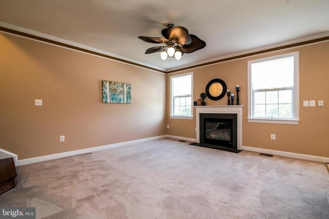 Foto del edificio - 3402 Carriage Walk Ct