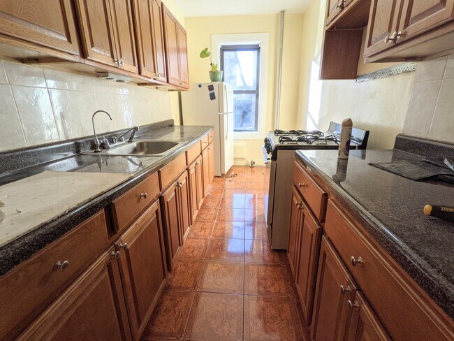 Foto del edificio - 3551 94th St