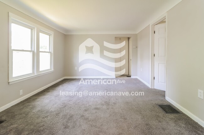 Building Photo - 26635 Parkington St