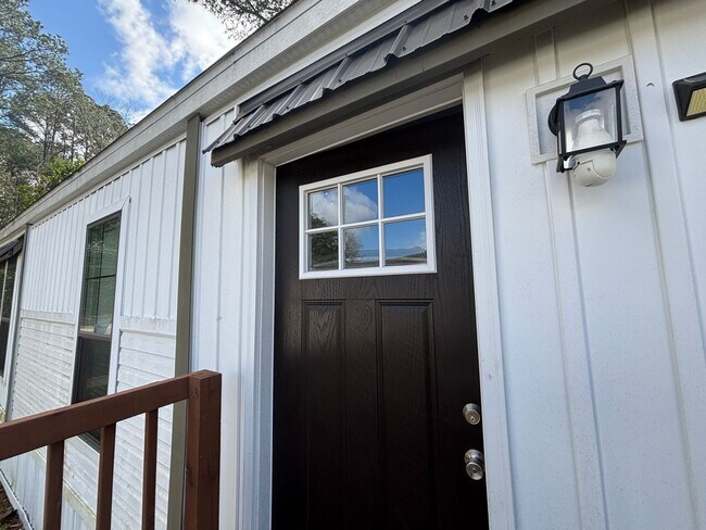 Foto del edificio - 8907 Deerwood Dr