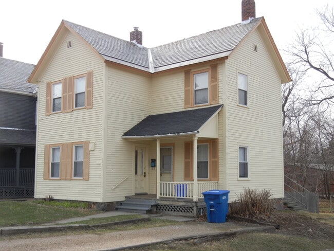 Building Photo - 146 Colchester Ave