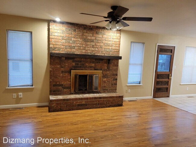 Building Photo - 3 br, 2 bath House - 1025 E. Guinevere St.