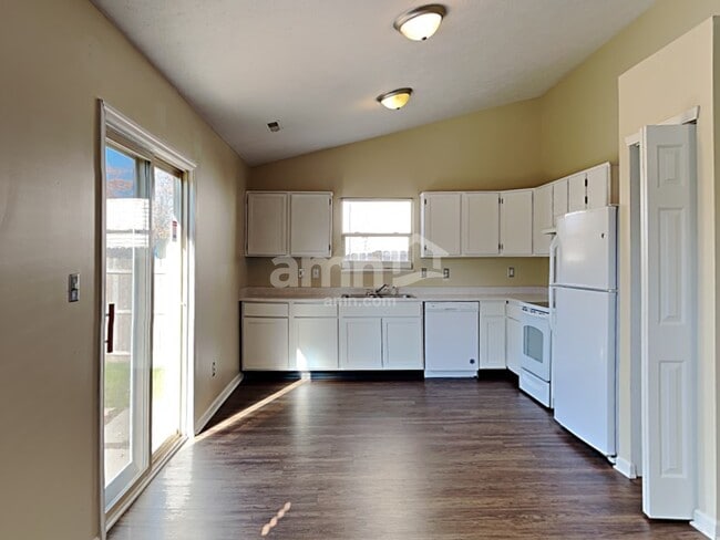 Building Photo - 13850 Bruddy Dr