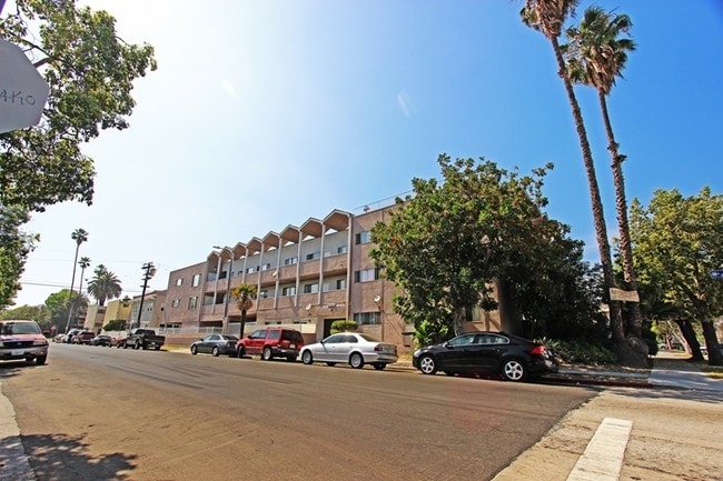 Building Photo - 2405 W 18th St
