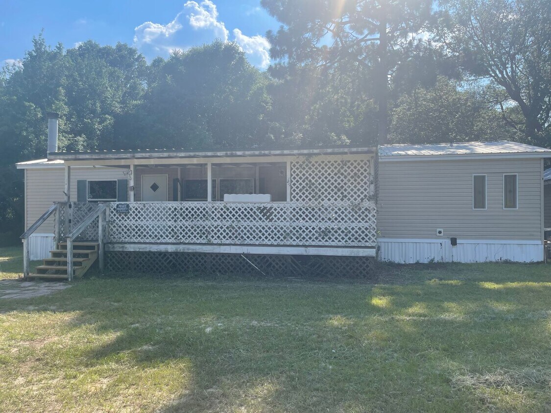 Primary Photo - 4198B Log Lake Rd