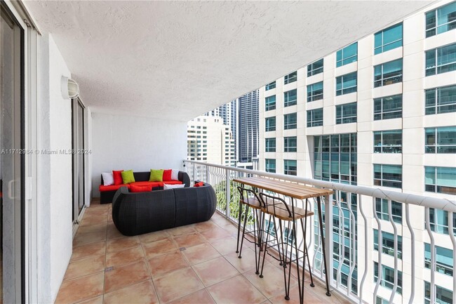 Building Photo - 1200 Brickell Bay Dr