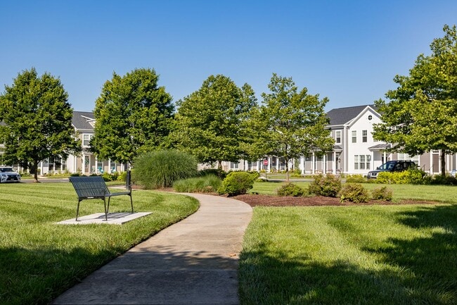 Building Photo - Townhouse for Rent in Preston Lake *****Fo...