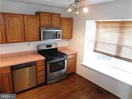 Building Photo - 2062 Yorktown S