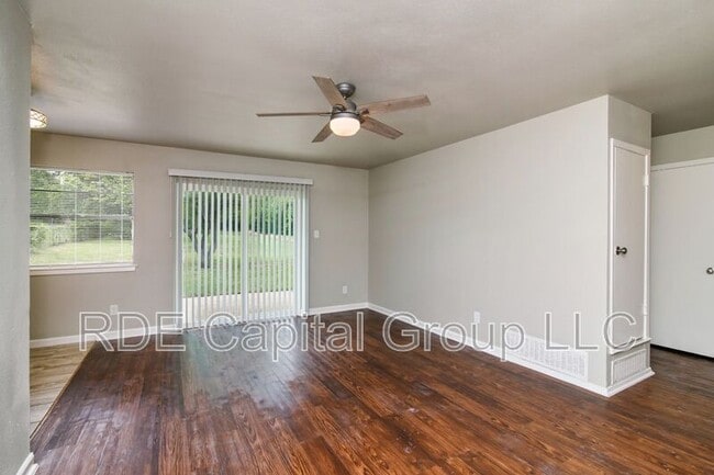 Building Photo - 3609 Martin St