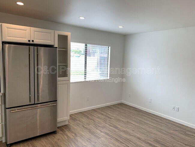 Foto del edificio - 628 Eardley Ave