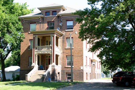 Building Photo - 517 E 4th St