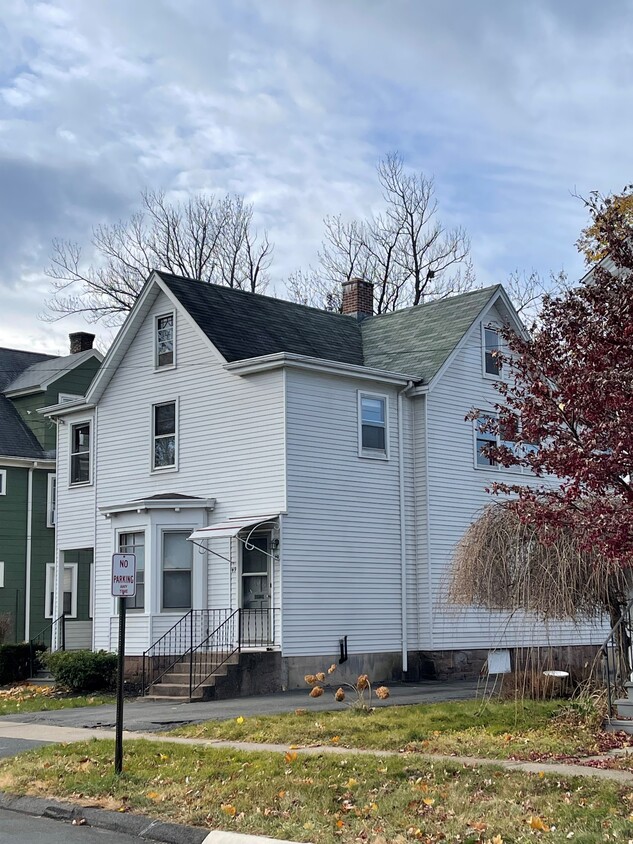 Primary Photo - 49 Main St