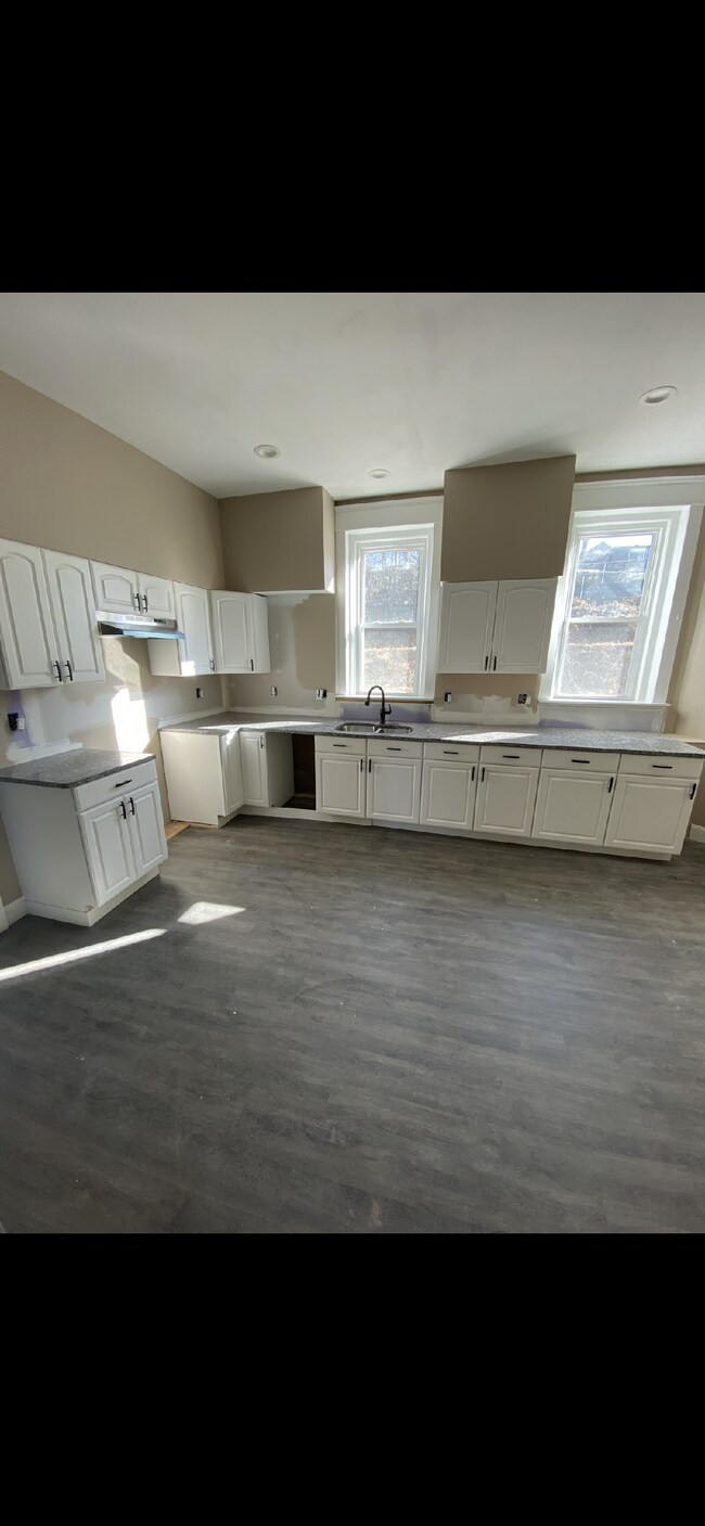 19 Spring Aly Unit 19 spring, Pittston, PA 18640 Apartments in