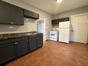 Building Photo - 846-856 N Mayfield Ave