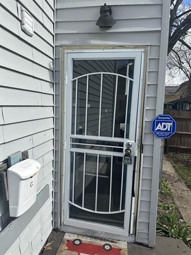 Primary Photo - 412 N William St