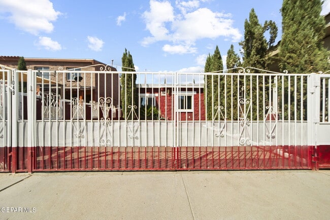 Building Photo - 11049 Marisma Ct