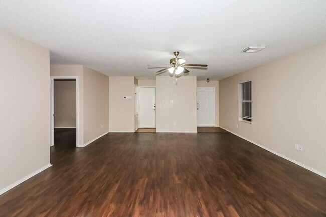 Foto del edificio - 12806 Blue Timbers Ct