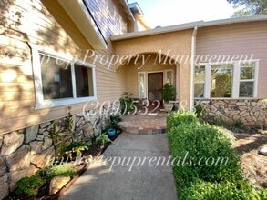 Building Photo - 709 Arbona Cir N