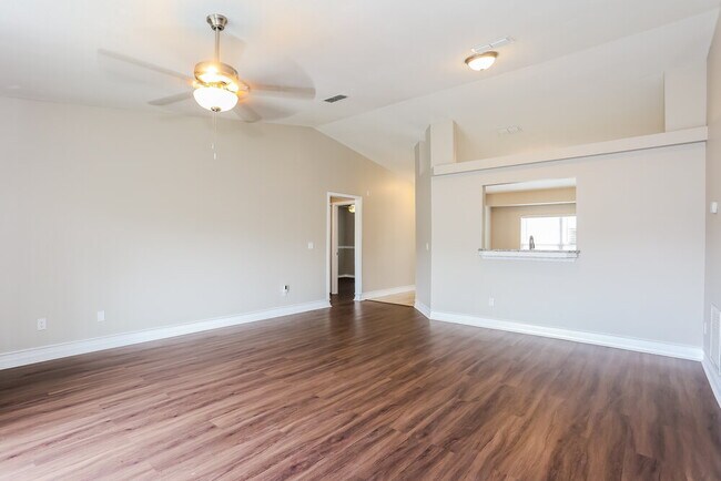 Foto del edificio - 8241 Dover Cliff Ct