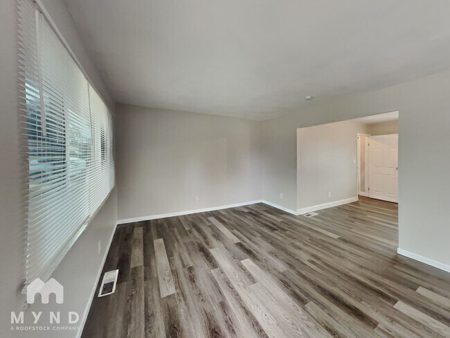Foto del edificio - 654 Hillsdale Dr