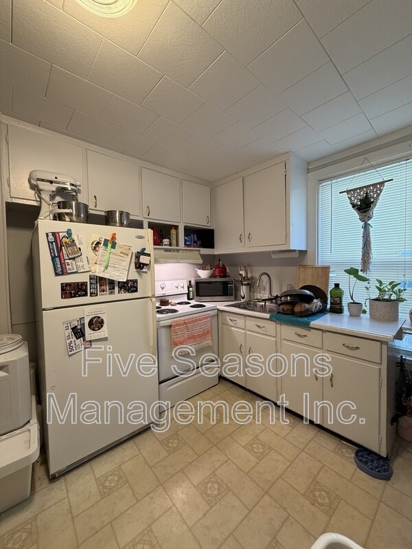 Foto del edificio - 28-30-30 Conger Ave